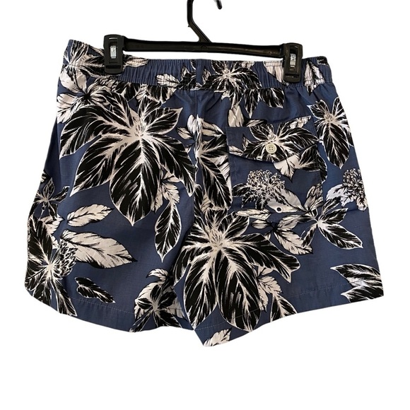 New Men's size Medium Goodthreads classic swim trunks blue navy white hibiscus - Picture 3 of 9